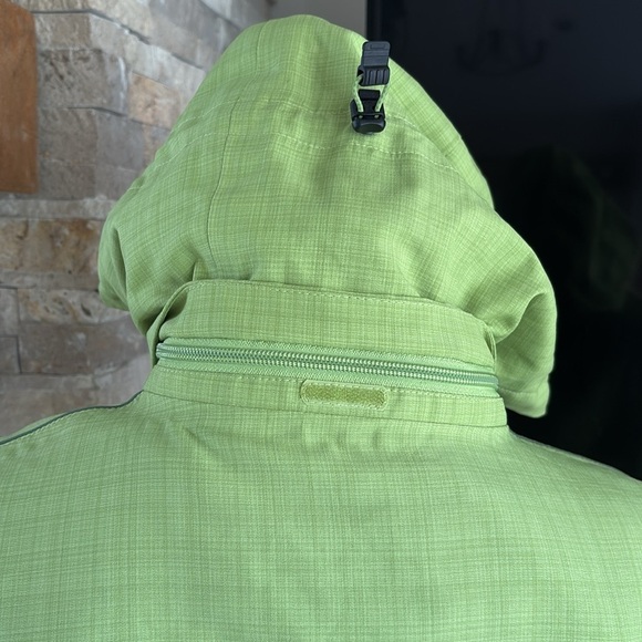 Marmot lime green winter jacket removable hood and snap waist zip close pockets - Picture 11 of 16